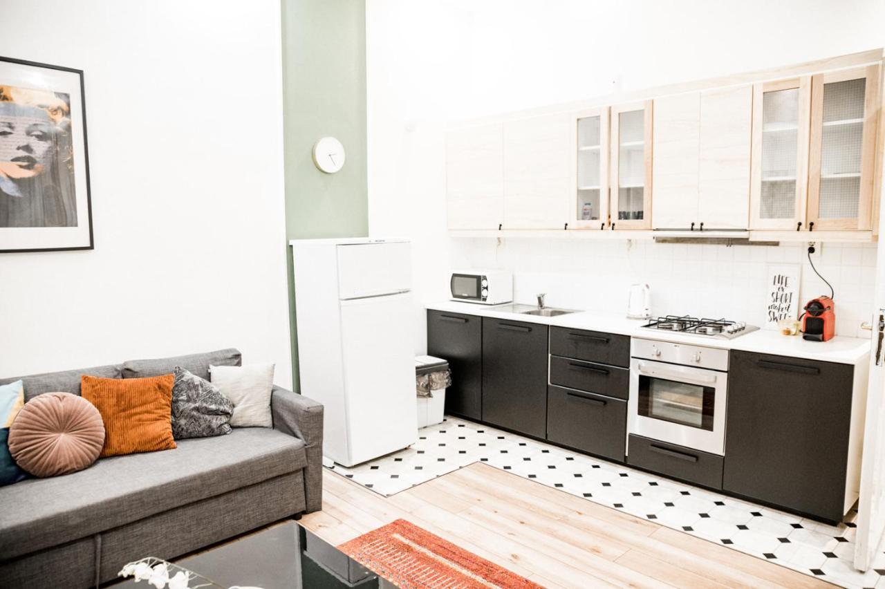 Stylish And Spacious ! Central Location Kazincy Netflix Budapesta Exterior foto