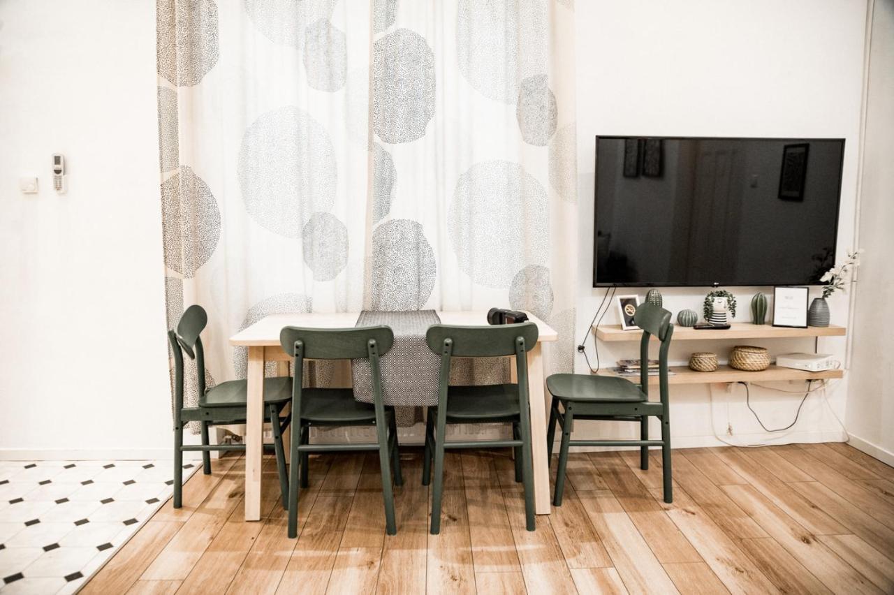 Stylish And Spacious ! Central Location Kazincy Netflix Budapesta Exterior foto