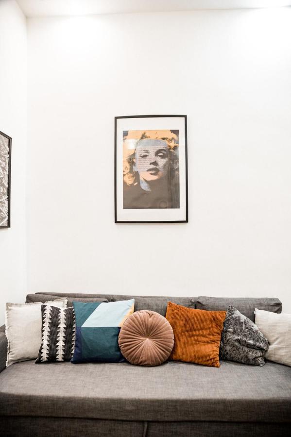 Stylish And Spacious ! Central Location Kazincy Netflix Budapesta Exterior foto